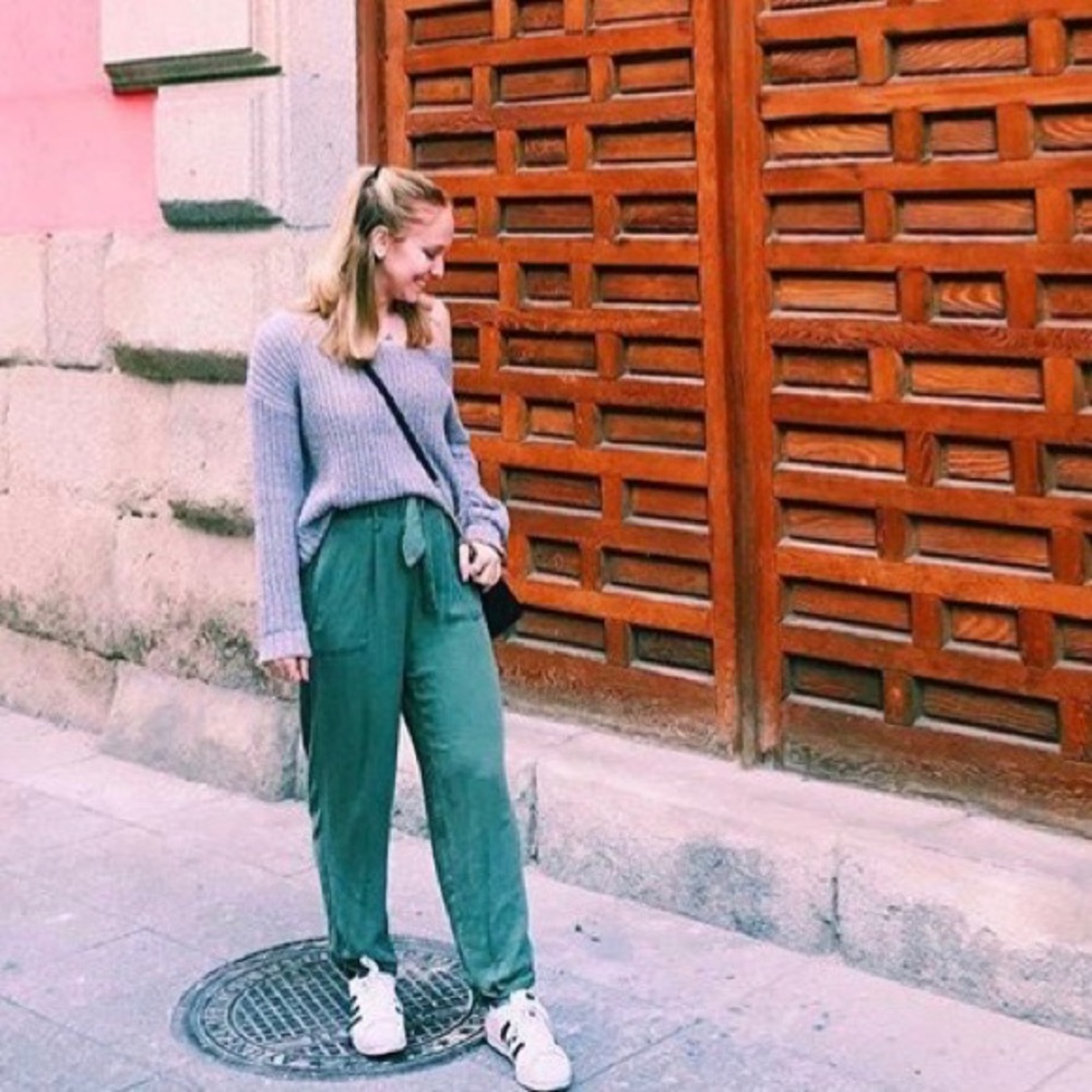 Meet your Posher, Alexis